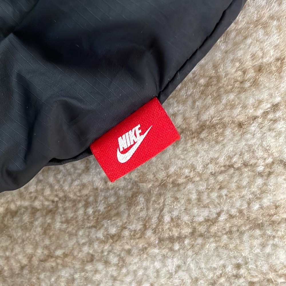 Nike Women's Sportswear Graphic Windrunner Jacket, BLACK, XS - Picture 9 of 13